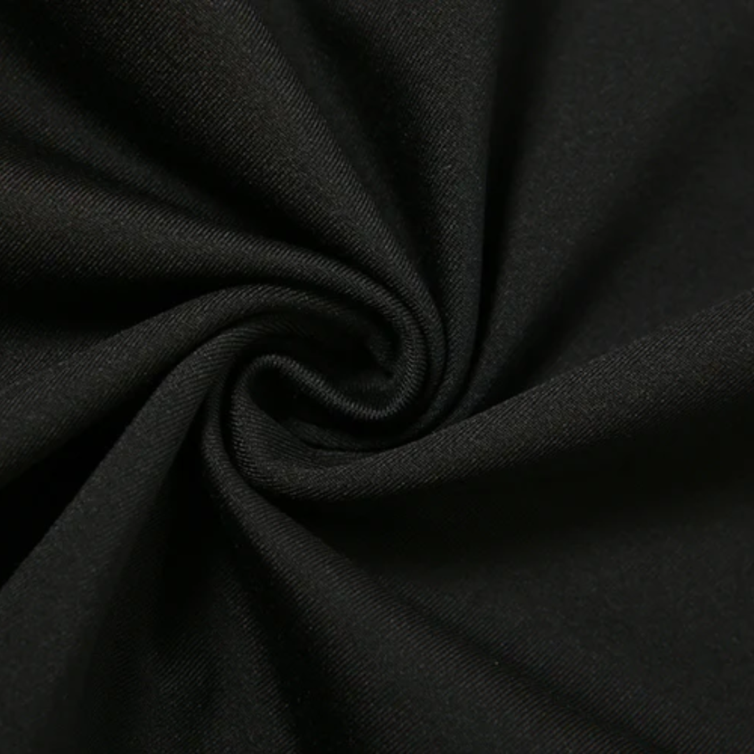 Street Classic – Schwarzes Schlitz-Maxikleid