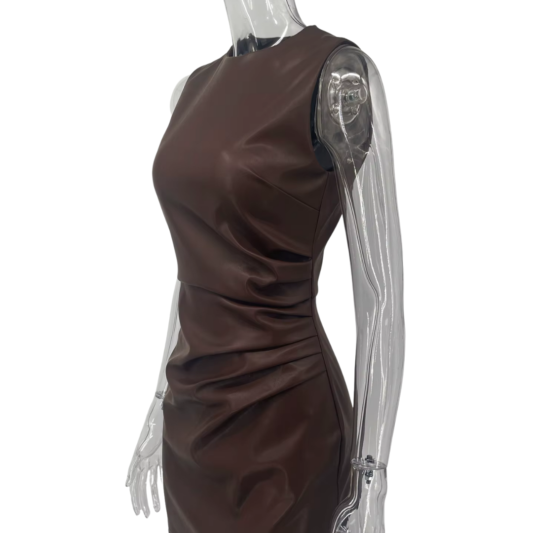 "Noir Silhouette" Kunstlederkleid