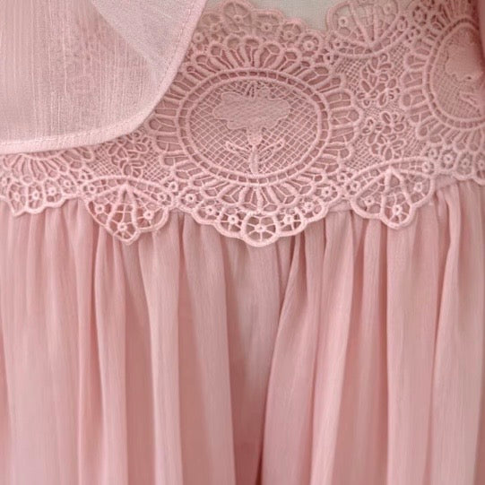 "Lilac Muse" – Zweiteiler mit Spitzendetails