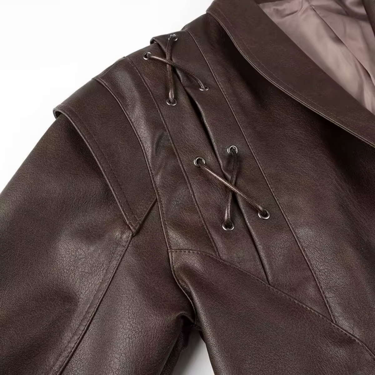 girlzhood Celestique Kunstlederjacke in Braun mit Schnürdetails an der Schulter und mattem Finish