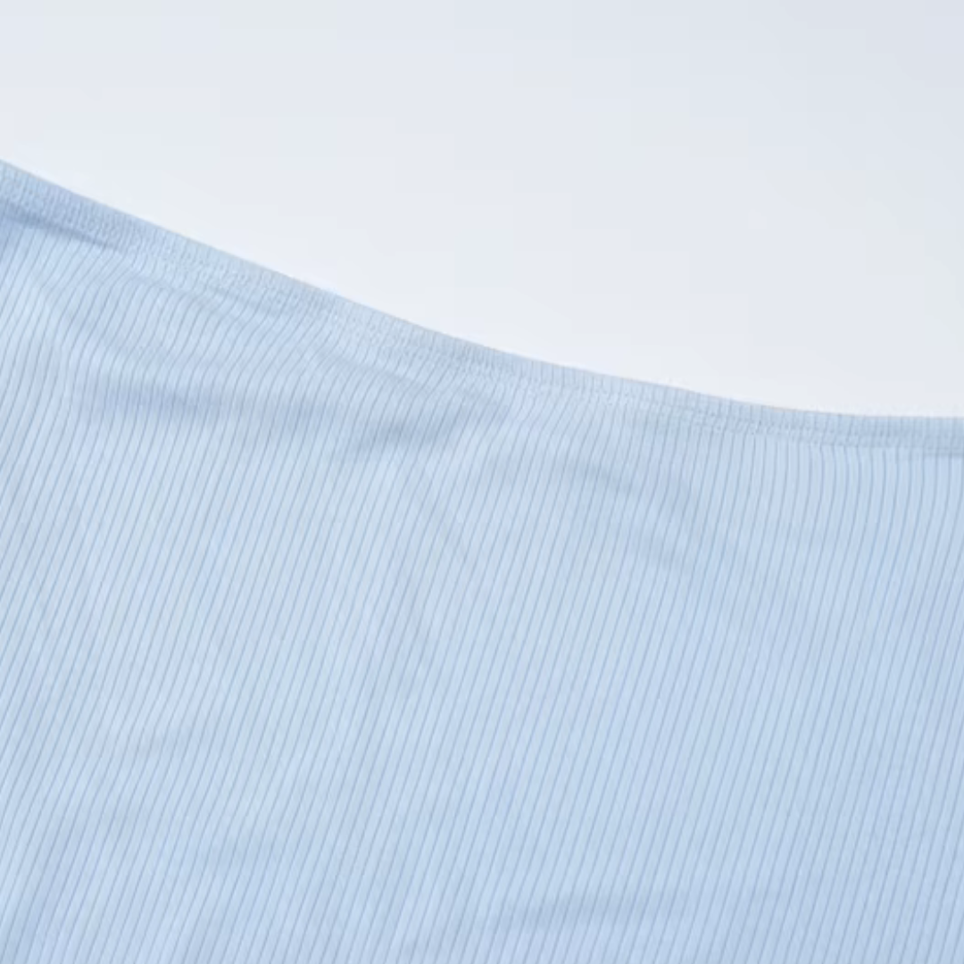 girlzhood Cold Flame Zweiteiler in Babyblau aus elastischem Rippstrick mit feiner Textur