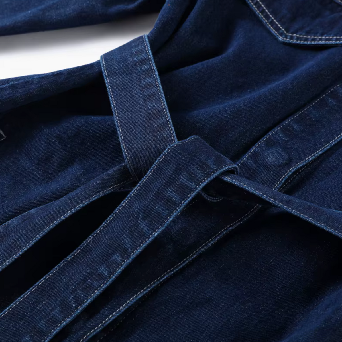girlzhood Denvéra Jeans-Set in dunklem Indigo mit Taillengürtel und sichtbaren Nähten