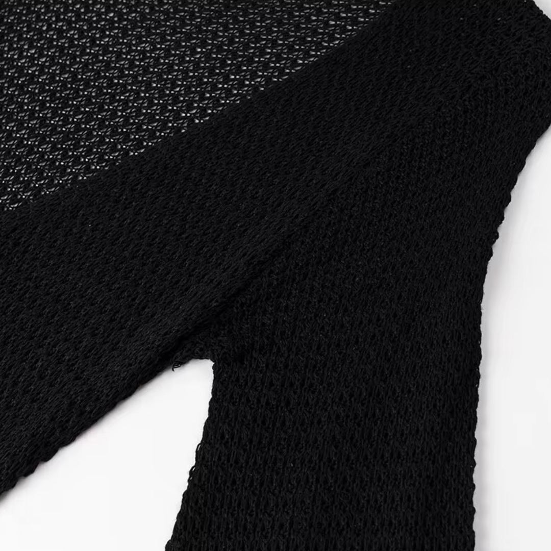 girlzhood Denvéra Maxi Kleid in Schwarz aus strukturiertem Strickmaterial mit feiner Netzoptik