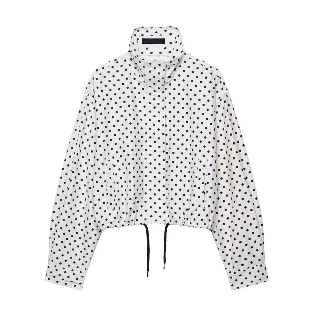 girlzhood Dot Game Jacke in Weiß mit schwarzem Polka-Dot-Muster, kurzem Schnitt und Stehkragen