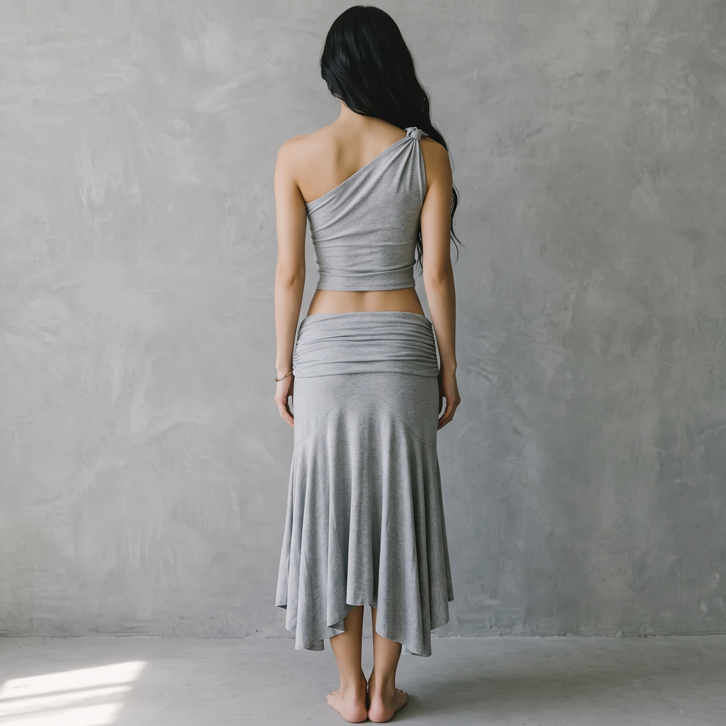 girlzhood graues One-Shoulder Set mit Crop-Top und Maxirock in Mermaid-Optik von hinten