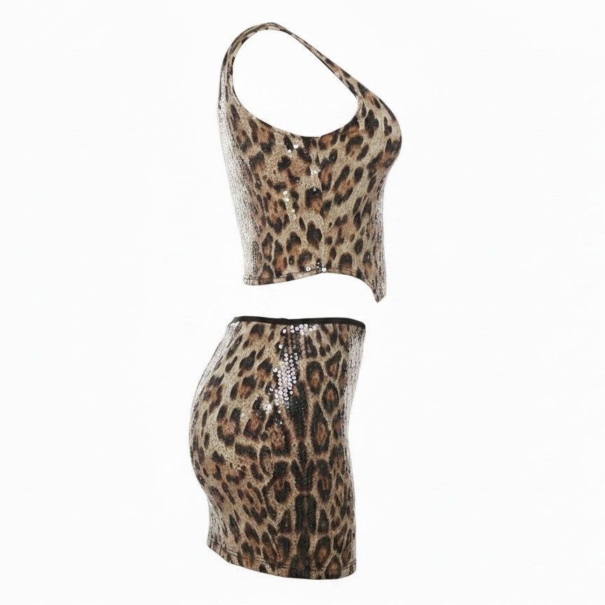 girlzhood Wild Heat Pailletten-Set mit Leo-Print, bestehend aus engem Top und Minirock in Seitenansicht