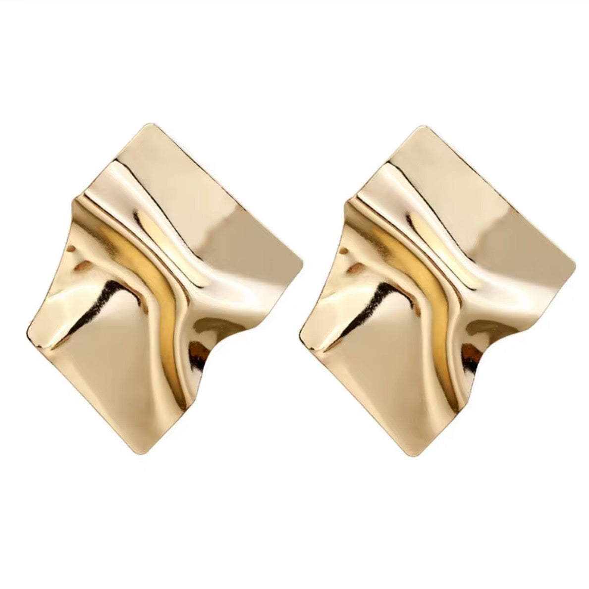 girlzhood Metal Muse Ohrringe in Gold mit asymmetrischem, plissiertem Knitter-Design aus hochwertiger Legierung