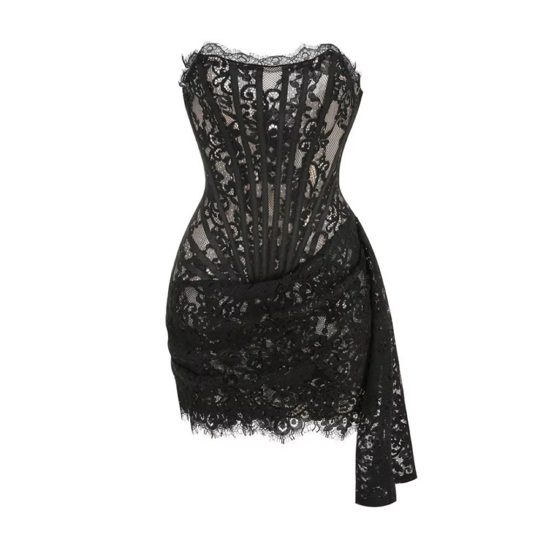 girlzhood Noir Addiction schwarzes Corsagenkleid aus floraler Spitze mit Bandeau-Ausschnitt und asymmetrischem Saum
