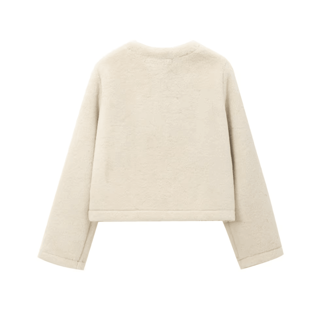 girlzhood Orelia Jacke in Beige mit weicher Textur und kurzem Schnitt in der Rückansicht