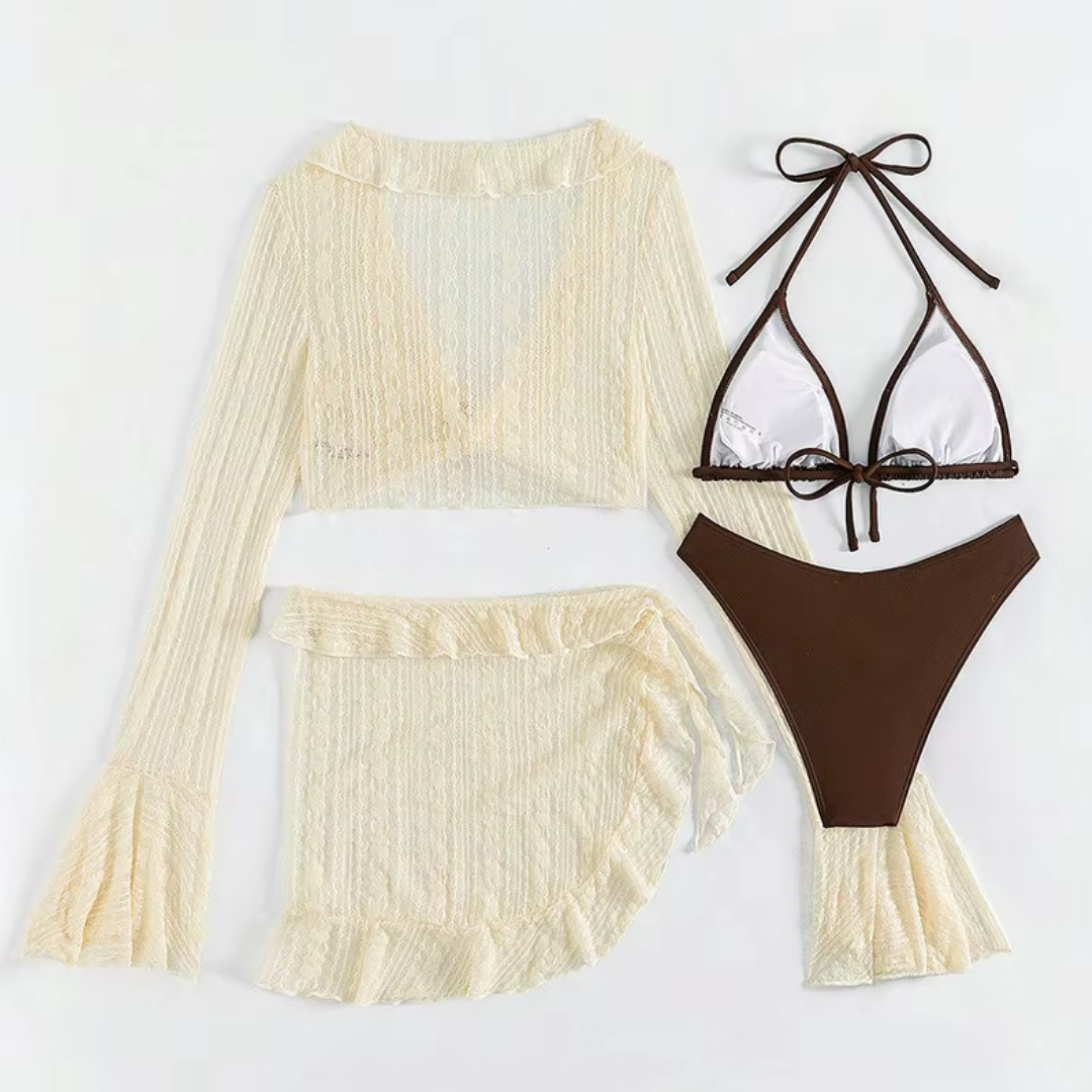 girlzhood Saint Tropez Muse Set mit braunem Bikini, cremefarbenem langärmeligem Oberteil und passendem Rock
