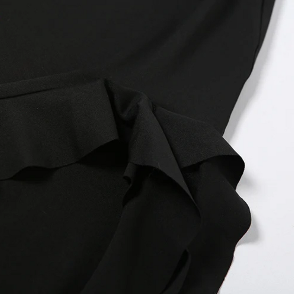 girlzhood schwarzes Maxikleid aus elastischem Jersey mit Rüschenbesatz und hohem Seitenschlitz