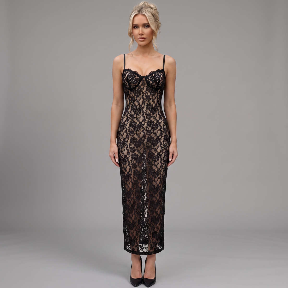 girlzhood Femme Fatality Maxikleid aus schwarzer floraler Spitze mit Spaghettiträgern und figurbetontem Schnitt