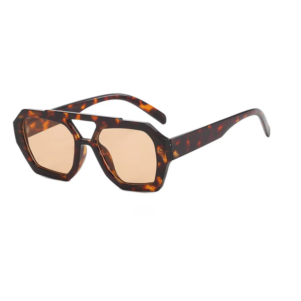 girlzhood Shady Babe Sonnenbrille mit eckigem Rahmen in Tortoise-Optik und getönten Gläsern
