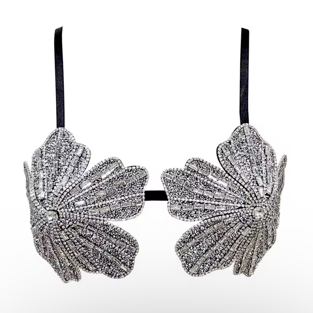 girlzhood Spark Statement Top in Silber mit funkelnden Strass-Applikationen in Blatt- und Federoptik