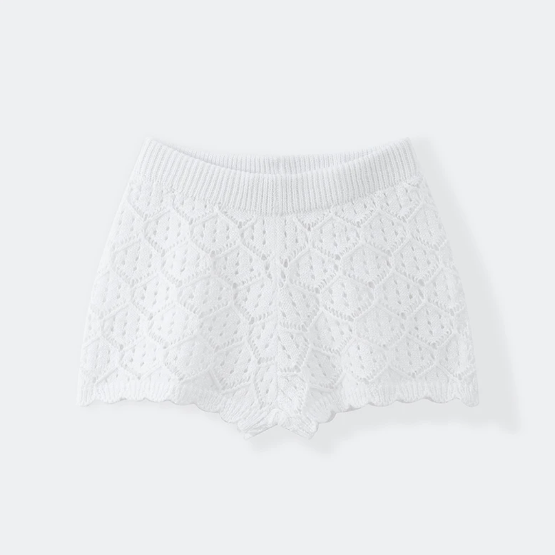 girlzhood Sunblessed weiße Häkelshorts mit filigranem Lochmuster und elastischem Bund für den Sommer